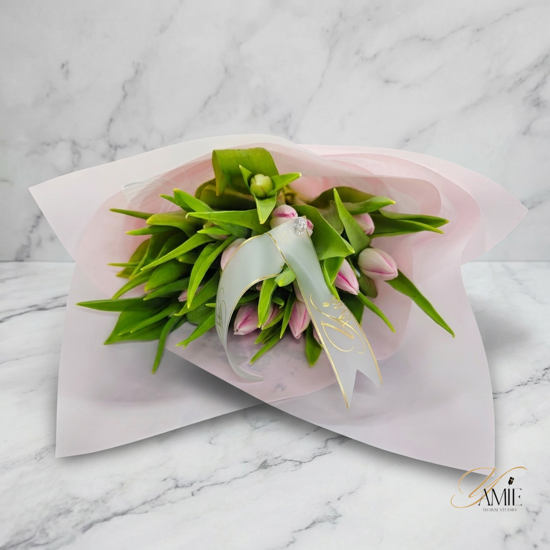 The Blushing Serenity Bouquet 15 stems The Blushing Serenity Bouquet 15 stems
