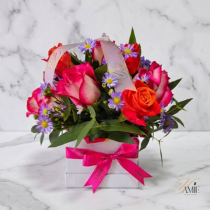The Twilight Flame Box Small - fresh flower arrangement delivered by Yamie Floral Studio