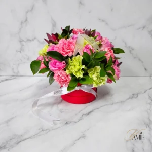 The Garden Blush Hat Box Large — fresh flower arrangement delivered by Yamie Floral Studio